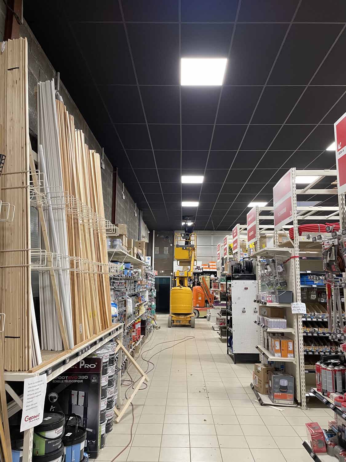 Rénovation et désamiantage d'un bâtiment commercial à Détrier en Savoie