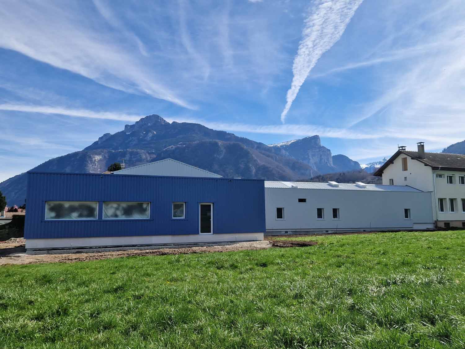 Construction d'un centre de kinésithérapie avec piscine intérieure à St-Pierre-en-Faucigny en Haute-Savoie
